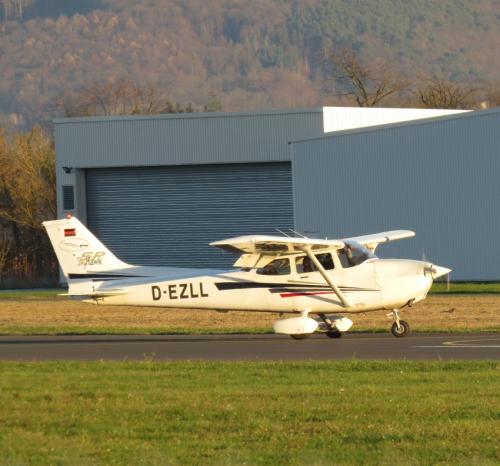 SmallAircraft-D-EZLL-08