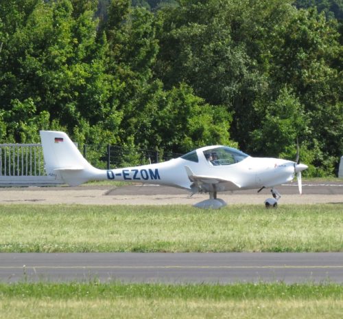 SmallAircraft-D-EZOM-02
