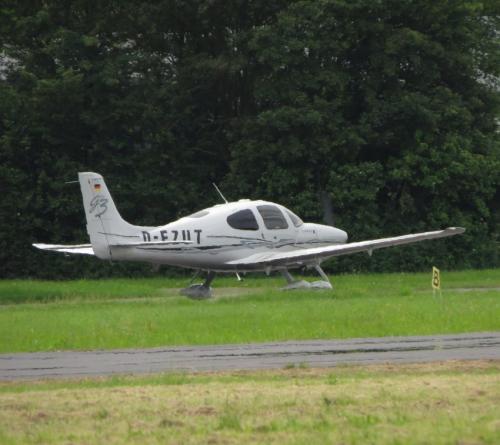 SmallAircraft-D-EZUT-03