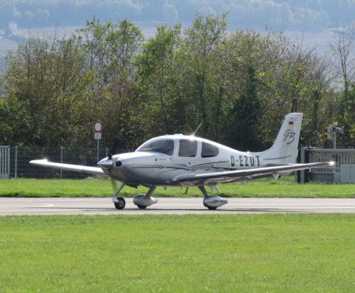 SmallAircraft-D-EZUT-05