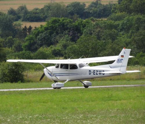SmallAircraft-D-EZWB-01