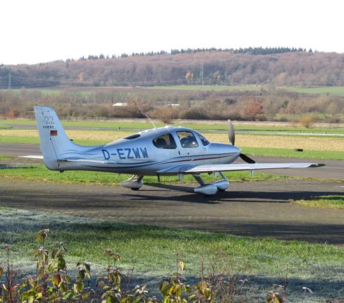 SmallAircraft-D-EZWW-02