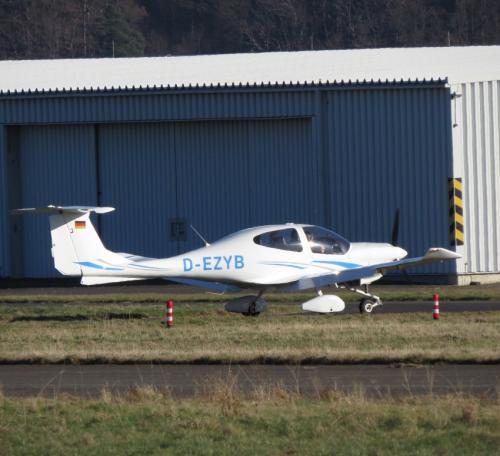 SmallAircraft-D-EZYB-01
