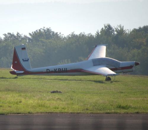 SmallAircraft-D-KBHI-01