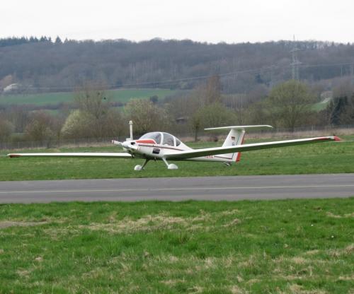 SmallAircraft-D-KBNA-04