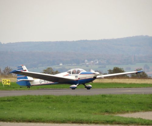 SmallAircraft-D-KBUR-01