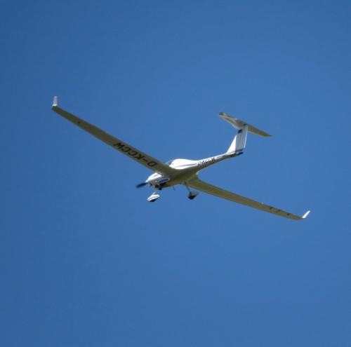 SmallAircraft-D-KCCW-02