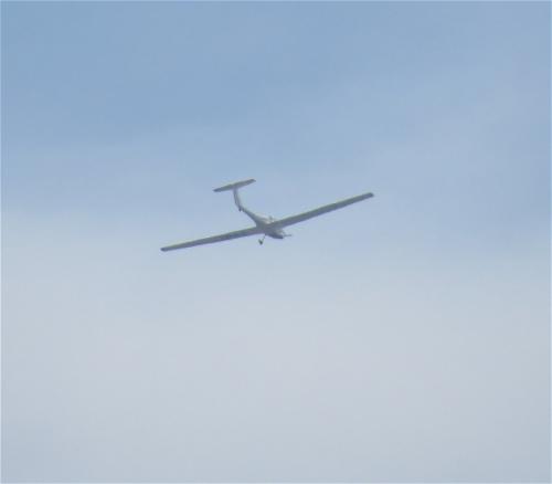 SmallAircraft-D-KNEE-01