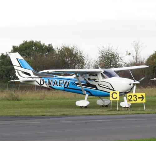 SmallAircraft-D-MAEW-01