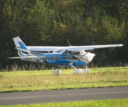 SmallAircraft-D-MAEW-03