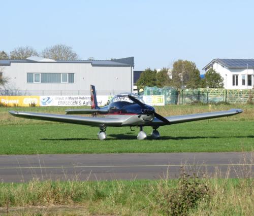 SmallAircraft-D-MANW-02