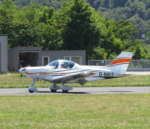 SmallAircraft-D-MEIT-10