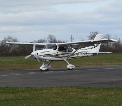 SmallAircraft-D-MEOC-01