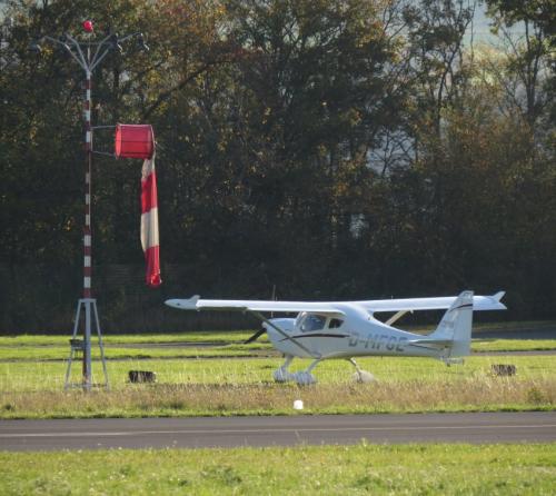 SmallAircraft-D-MFGE-02