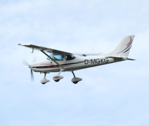 SmallAircraft-D-MGKG-04