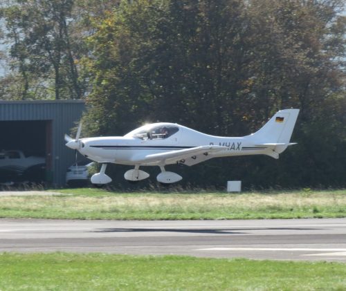 SmallAircraft-D-MHAX-01
