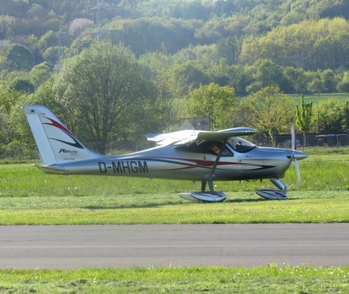 SmallAircraft-D-MHGM-02