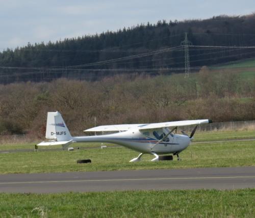 SmallAircraft-D-MJFS-02