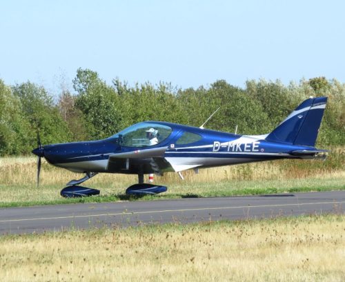 SmallAircraft-D-MKEE-02