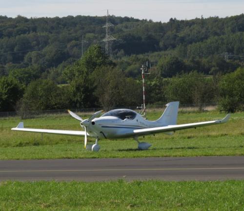 SmallAircraft-D-MNBG-02