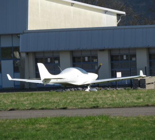 SmallAircraft-D-MNVA-02