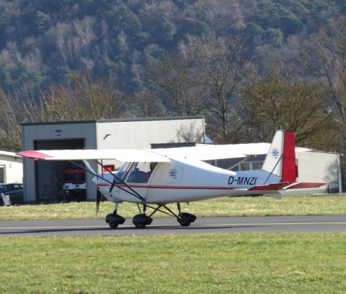 SmallAircraft-D-MNZI-01