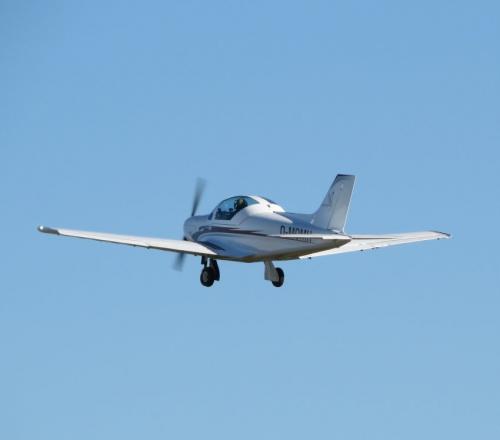 SmallAircraft-D-MOMH-05