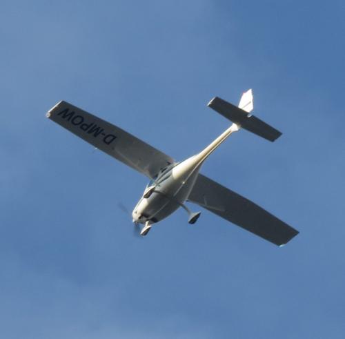 SmallAircraft-D-MPOW-03
