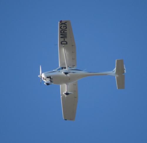 SmallAircraft-D-MRGX-04