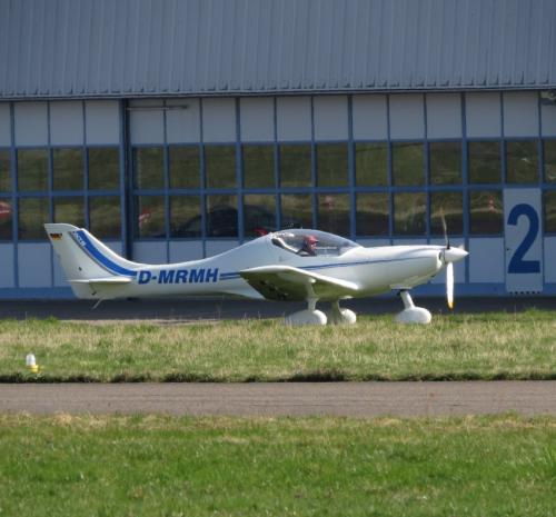 SmallAircraft-D-MRMH-02