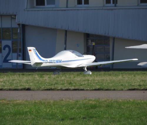 SmallAircraft-D-MRMH-03