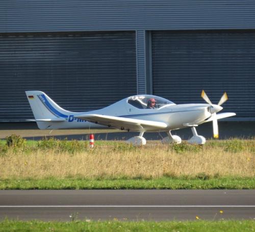 SmallAircraft-D-MRMH-06