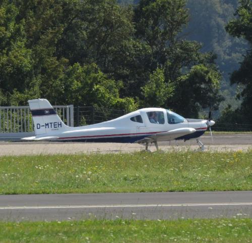 SmallAircraft-D-MTEH-03