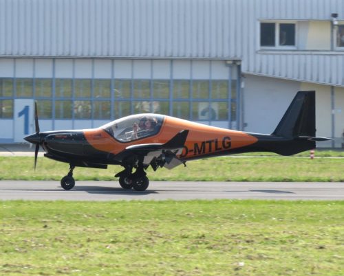 SmallAircraft-D-MTLG-06