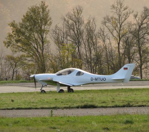 SmallAircraft-D-MTUO-03