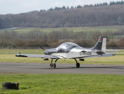 SmallAircraft-D-MUDB-04