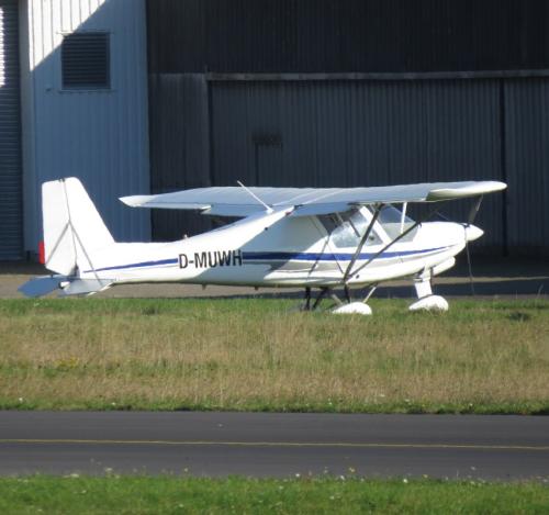 SmallAircraft-D-MUWH-02