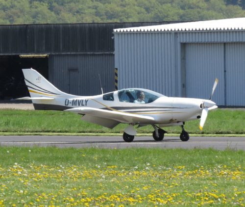 SmallAircraft-D-MVLY-02