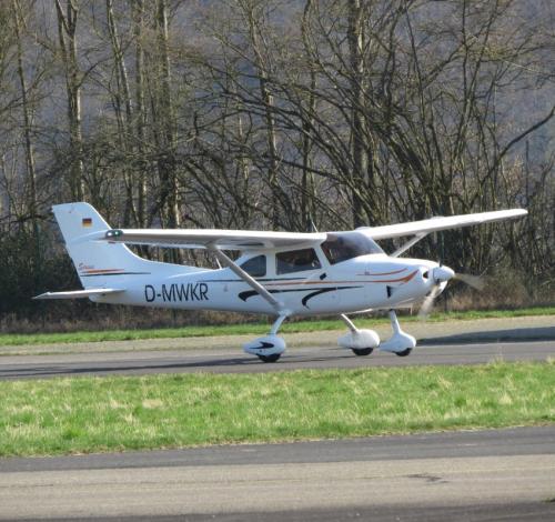 SmallAircraft-D-MWKR-01