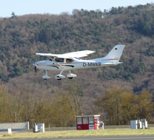 SmallAircraft-D-MWKR-06