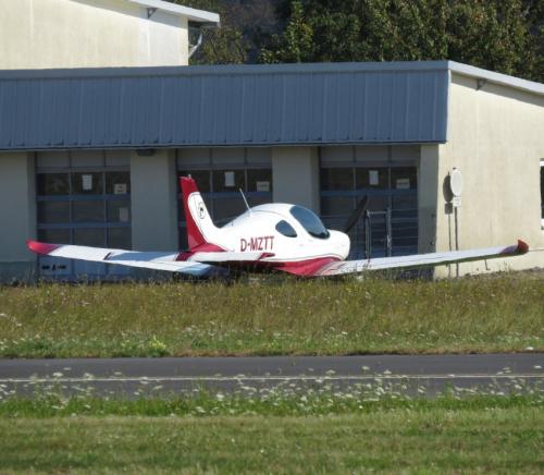 SmallAircraft-D-MZTT-01