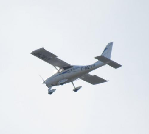 SmallAircraft-D-MZVG-01