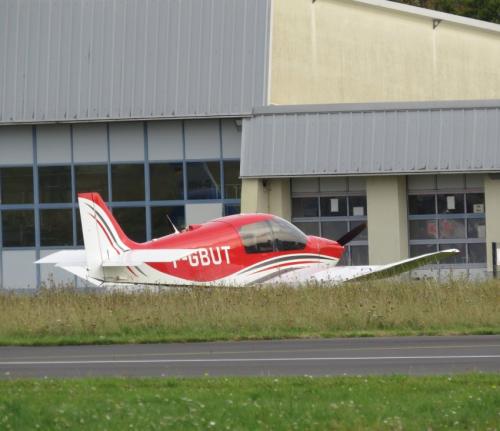 SmallAircraft-F-GBUT-02