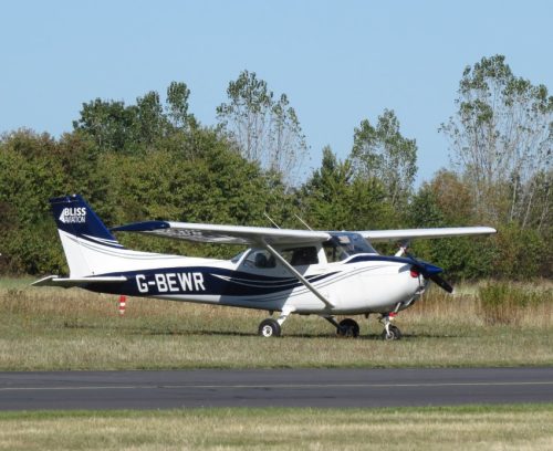 SmallAircraft-G-BEWR-01