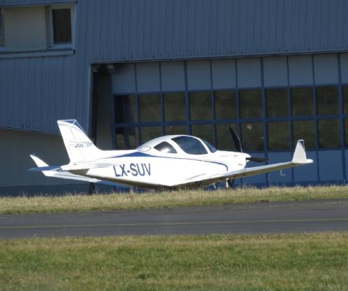 SmallAircraft-LX-SUV-01