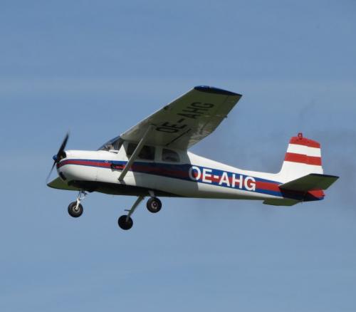SmallAircraft-OE-AHG-04