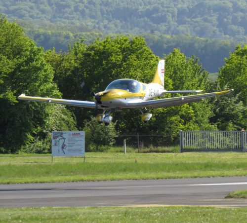 SmallAircraft-OE-AKM-01