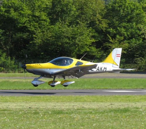 SmallAircraft-OE-AKM-02