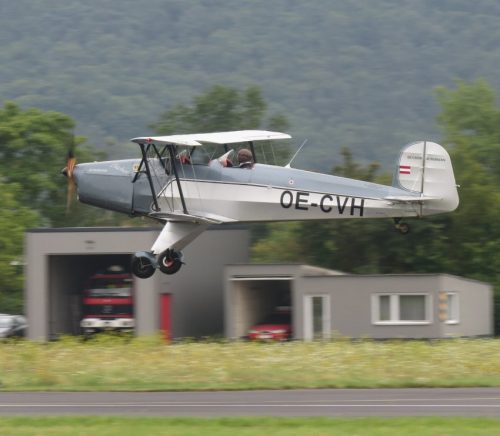 SmallAircraft-OE-CVH-06