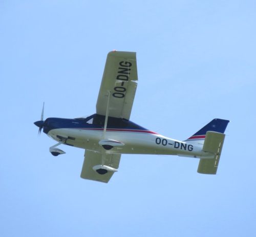 SmallAircraft-OO-DNG-06